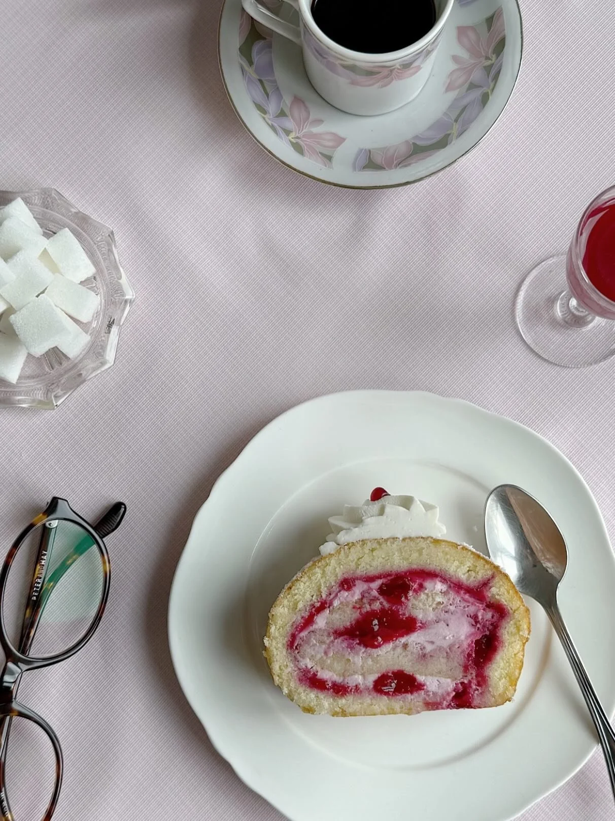 🍰 @peterandmay #paris #eyewear