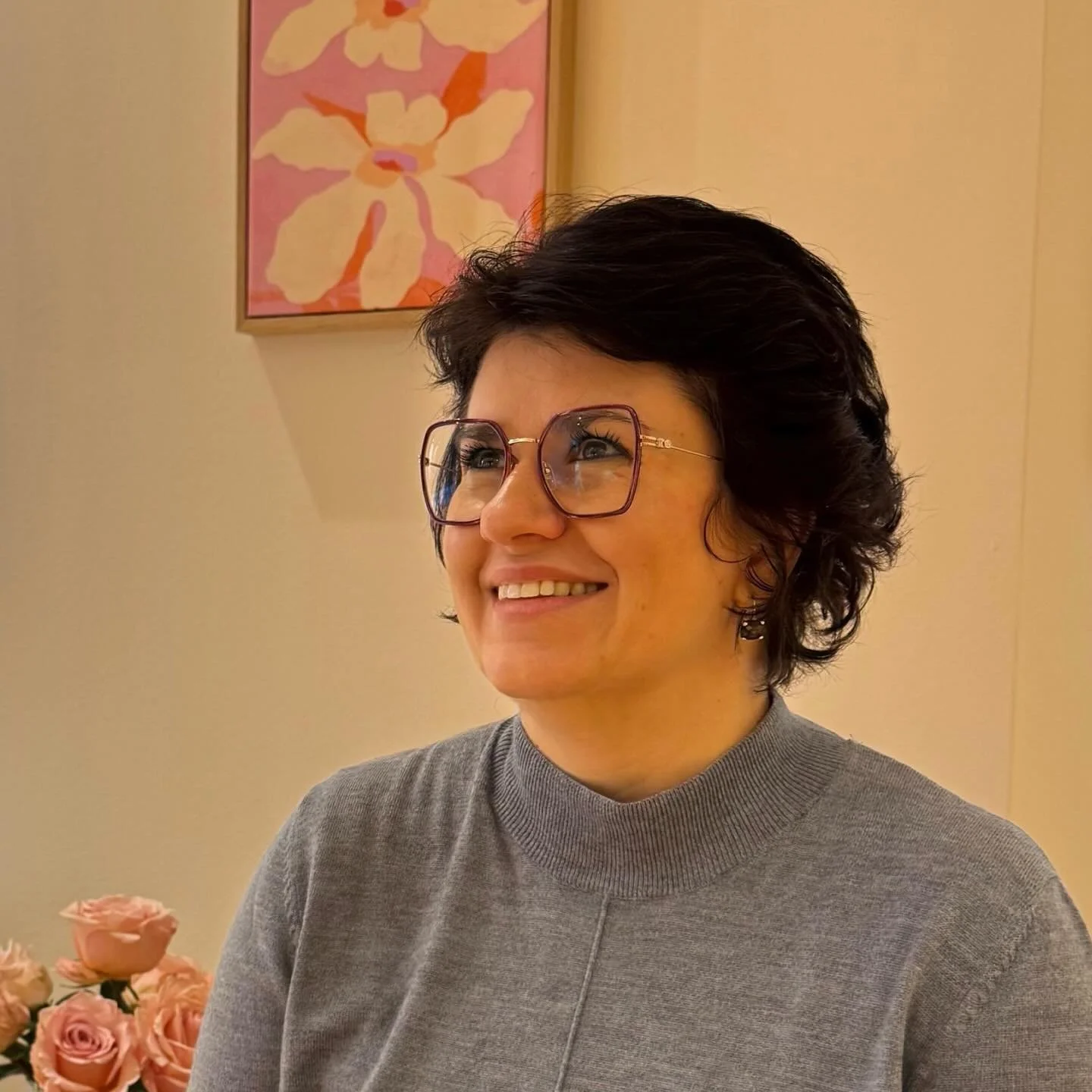 Leichtigkeit und Eleganz in Perfektion. Lora mit ihrer neuen Brille von @gucci - wir sind ganz verliebt. 😍 

#gucci #eyewear #stade #optiker #hamburg