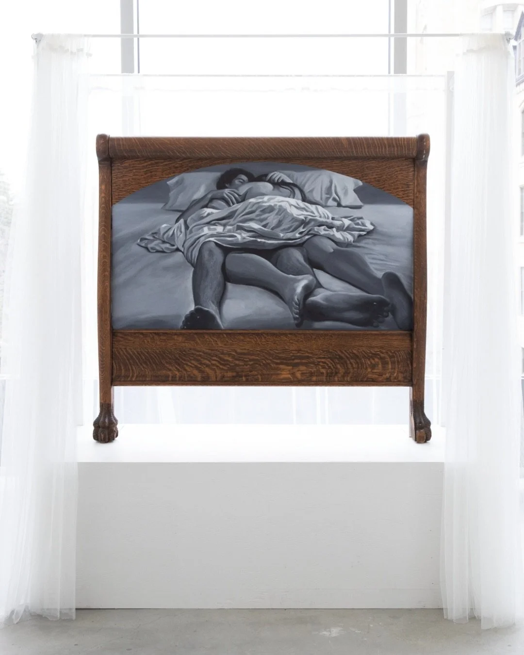 SAPPHIRE MOON MOROZ &mdash; The Winnipeg Artists 

Sapphire Moon Moroz is a Winnipeg-based artist working in painting alongside sculptural and archival materials. Her practice explores memory, intimacy, and heritage through a deeply personal lens. Dr