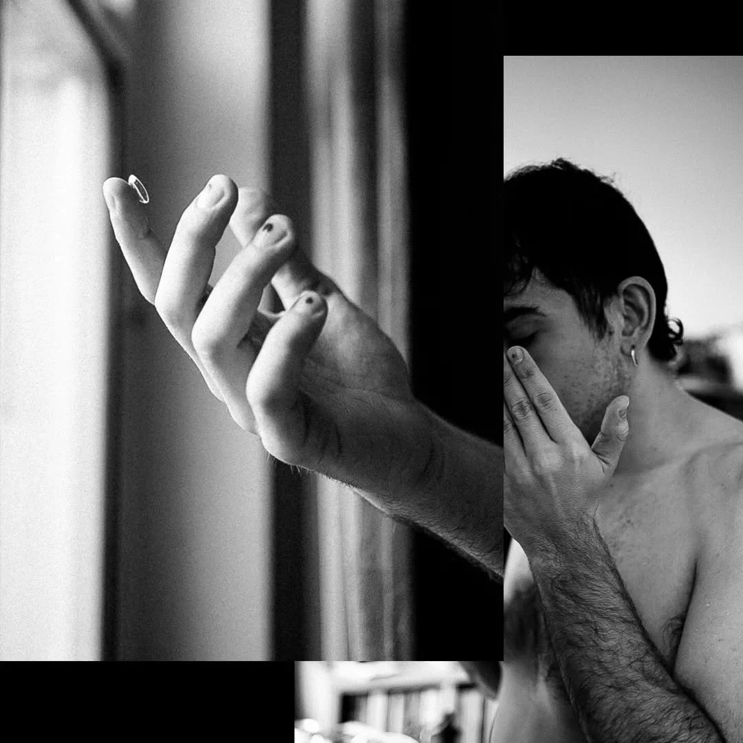 1.Nikos changing his contact lenses
2. Google definition of Ocularcentrism 
3.La Dioptrique, Descartes