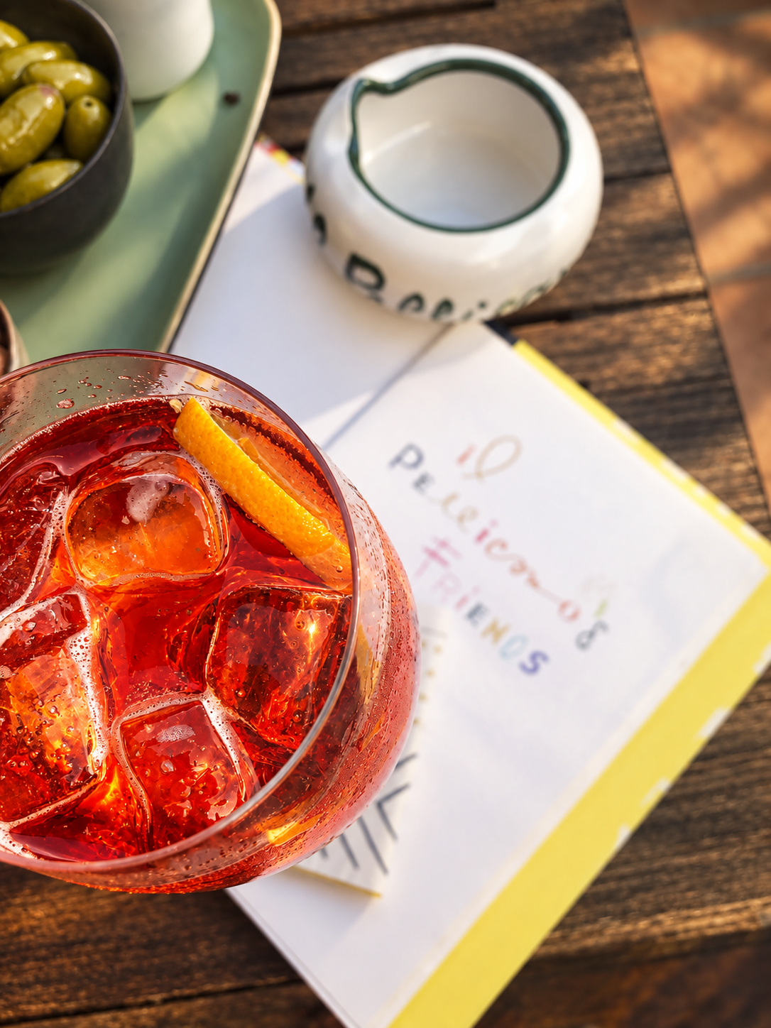 il-pellicano-negroni-overhead-friends-book.jpg.PNG