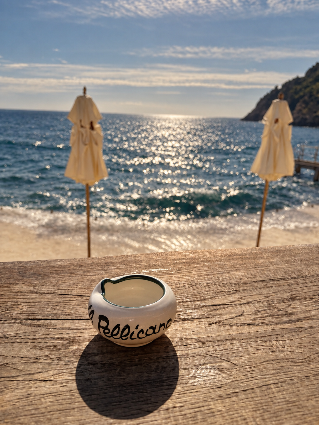 il-pellicano-ceramic-ashtray-beach-umbrellas-sea.jpg.PNG