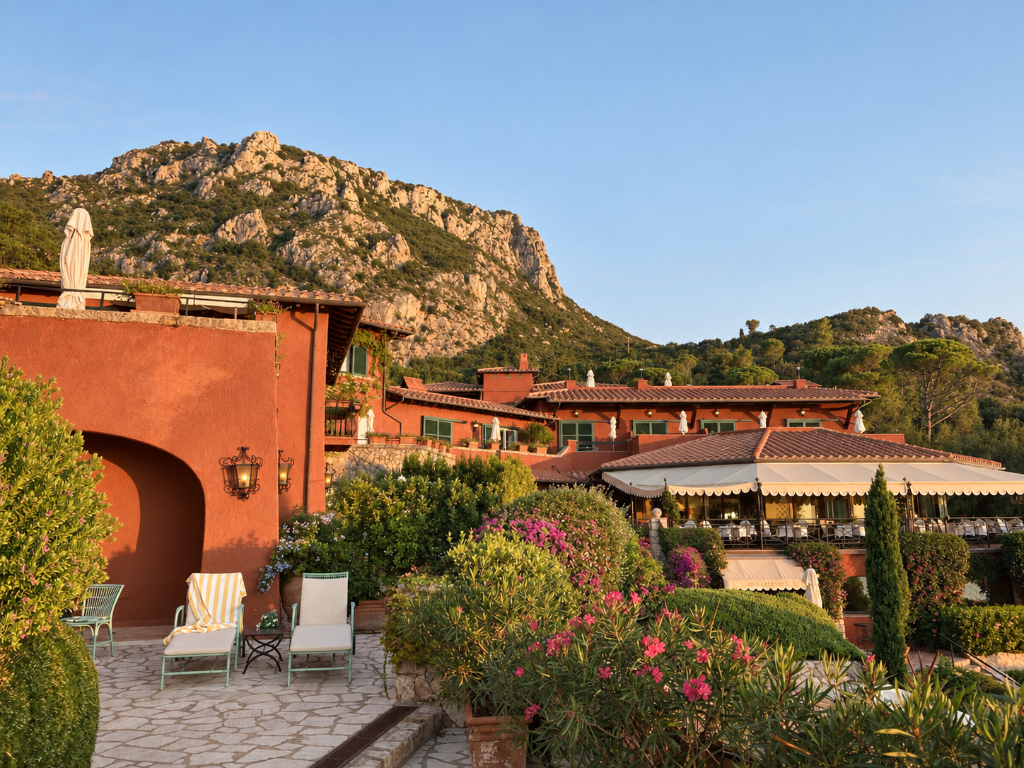 Il-Pellicano-by-day.PNG