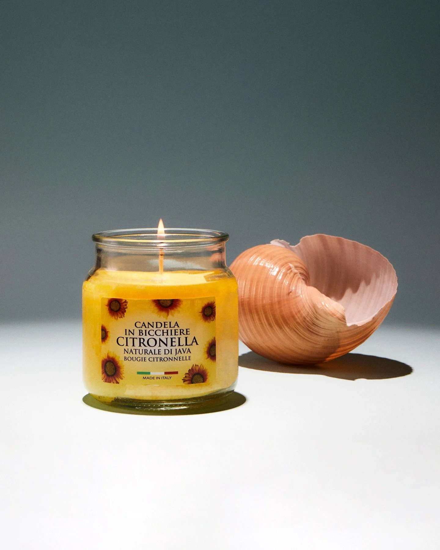 Bug-Free Bliss! 🦟✨

Say goodbye to pesky bugs and hello to a peaceful, refreshing atmosphere with our Citronella Candles, now featuring cotton wicks for a cleaner burn. Perfect for both indoor and outdoor use, these candles create a bug-free zone wh