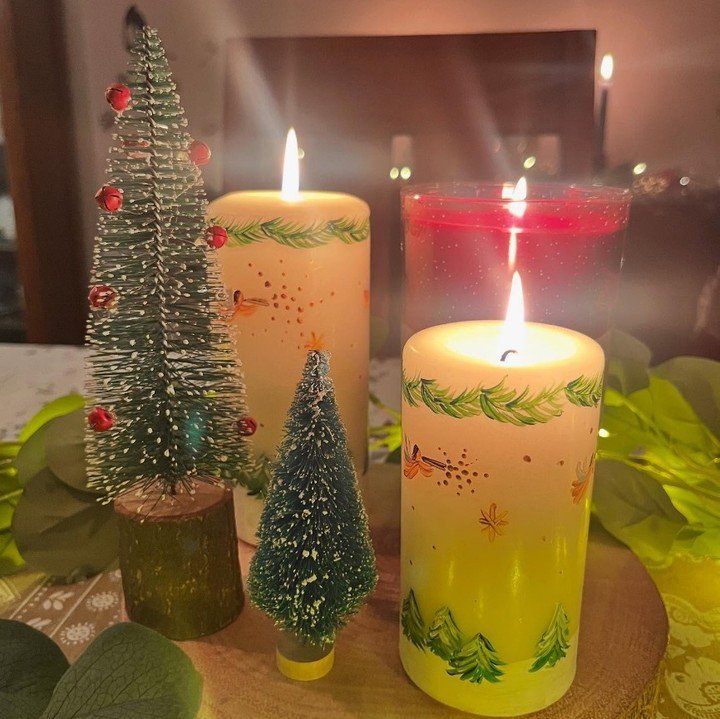 A huge thank you to @sarahfaydesigns for bringing our Pillar Candles and Tapered Candles to life with her stunning hand-painted artistry!

These candles are the perfect touch to elevate your Christmas center piece it will be a showstopper at your Chr