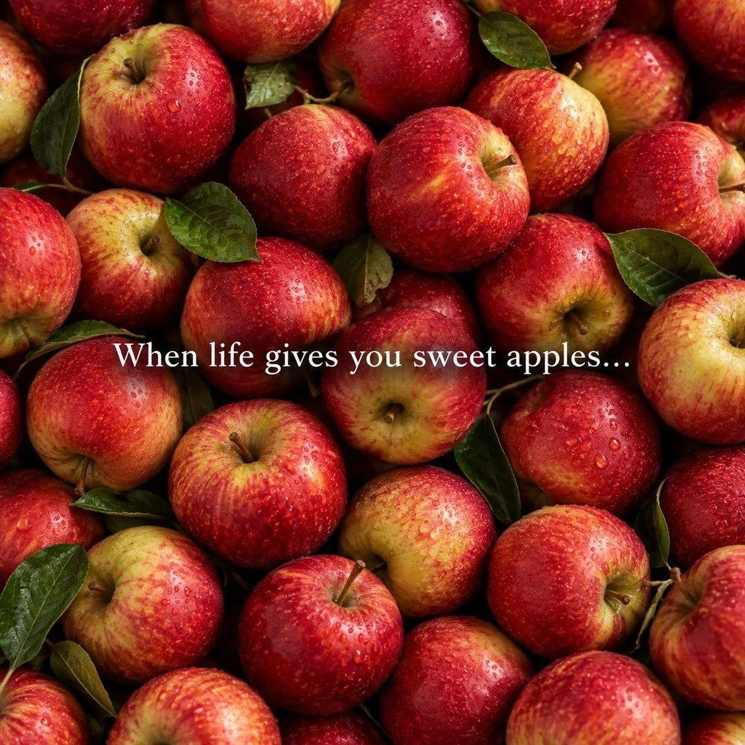When life gives you crumble-worthy fruits&hellip; 

Sweet apple, tangy rhubarb and juicy red fruits &mdash; basically everything that makes us think of a warm fruit crumble fresh from the oven. 

Add warming cinnamon, soft vanilla and musk, and you g