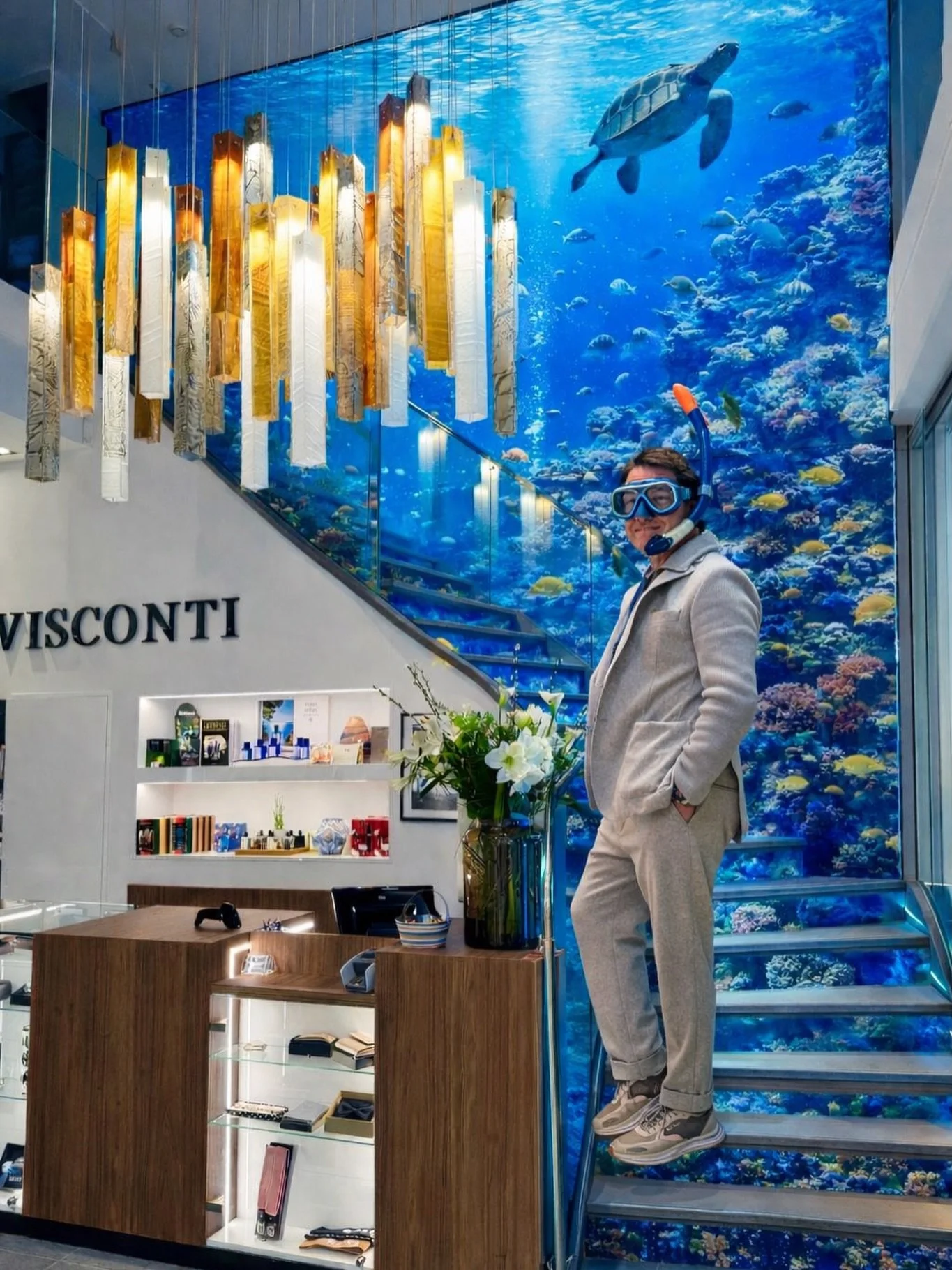🐠 grootste aquarium van Kortrijk staat bij Visconti 🐙 de eerste 10 klanten die morgen komen in zwembroek 🩳 gaan terug weg met 3pack boxershorts van Boss 🥳🦞 #enjoyshoppingwithus🛍️ #shopinkortrijk #beyourownboss #mensfashion #viscontikortrijk
