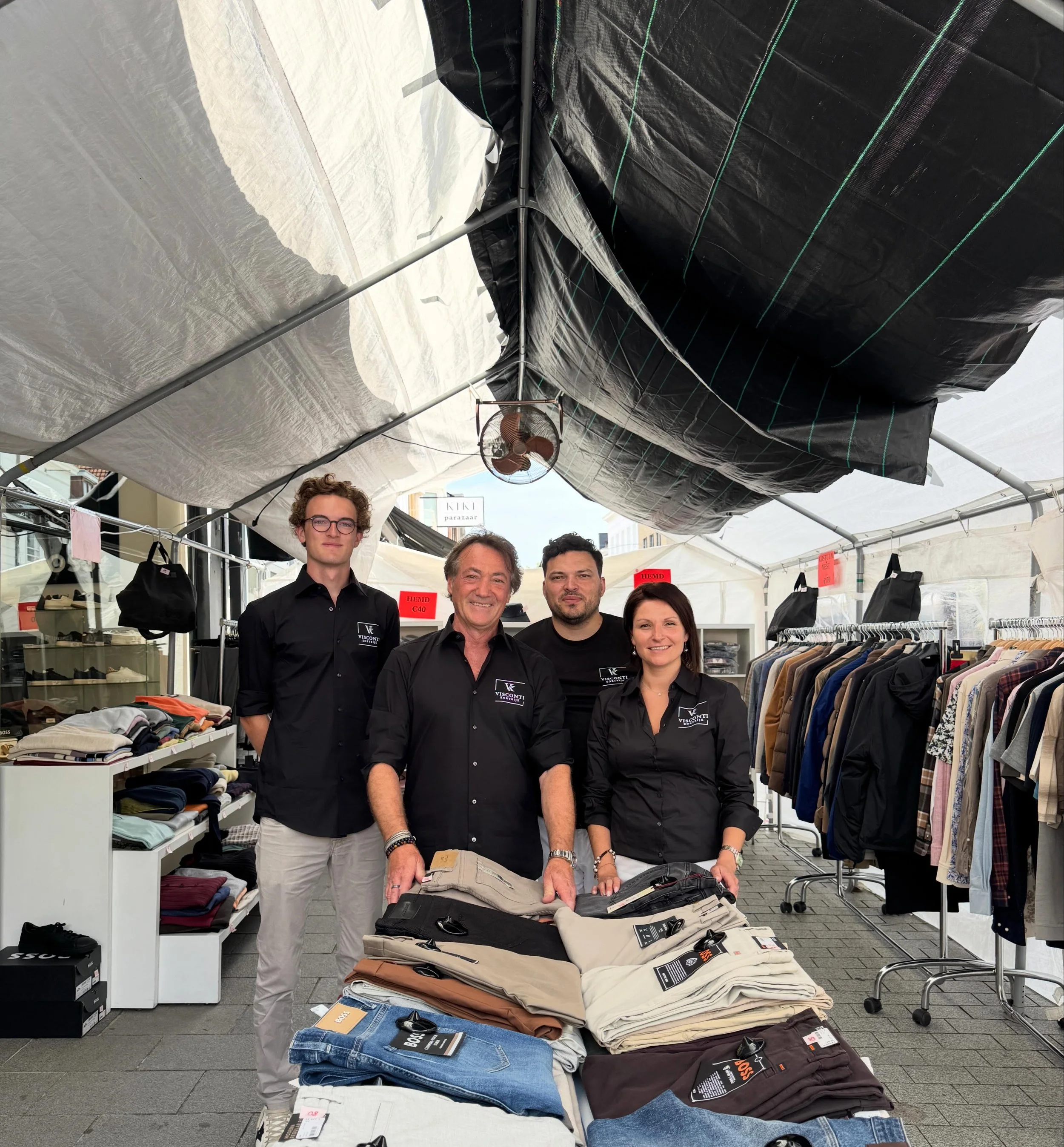 Braderie in Kortrijk! 
Wij staan klaar met een mooie collectie een smile en frisse airco! 👕😁🪭
Vrijdag - Zaterdag - Zondag! 
#visconti #kortrijk #boss #braderie