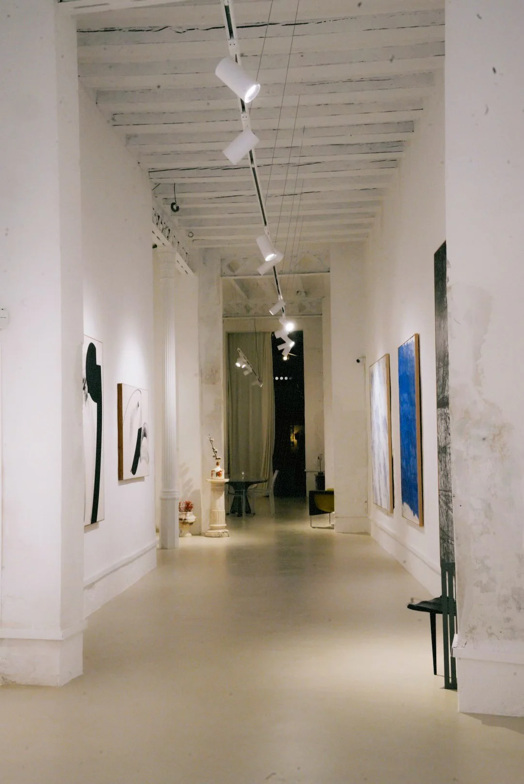 BASPcr TABLE I 《我們之間》——以藝術促進歸屬與對話｜Matiz Gallery Barcelona