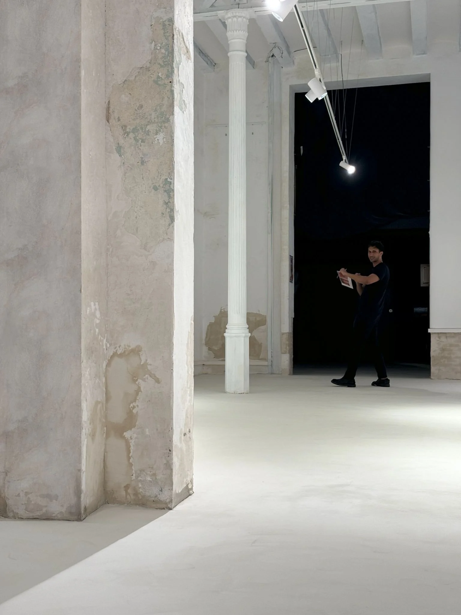 interior of matiz art gallery in barcelona
