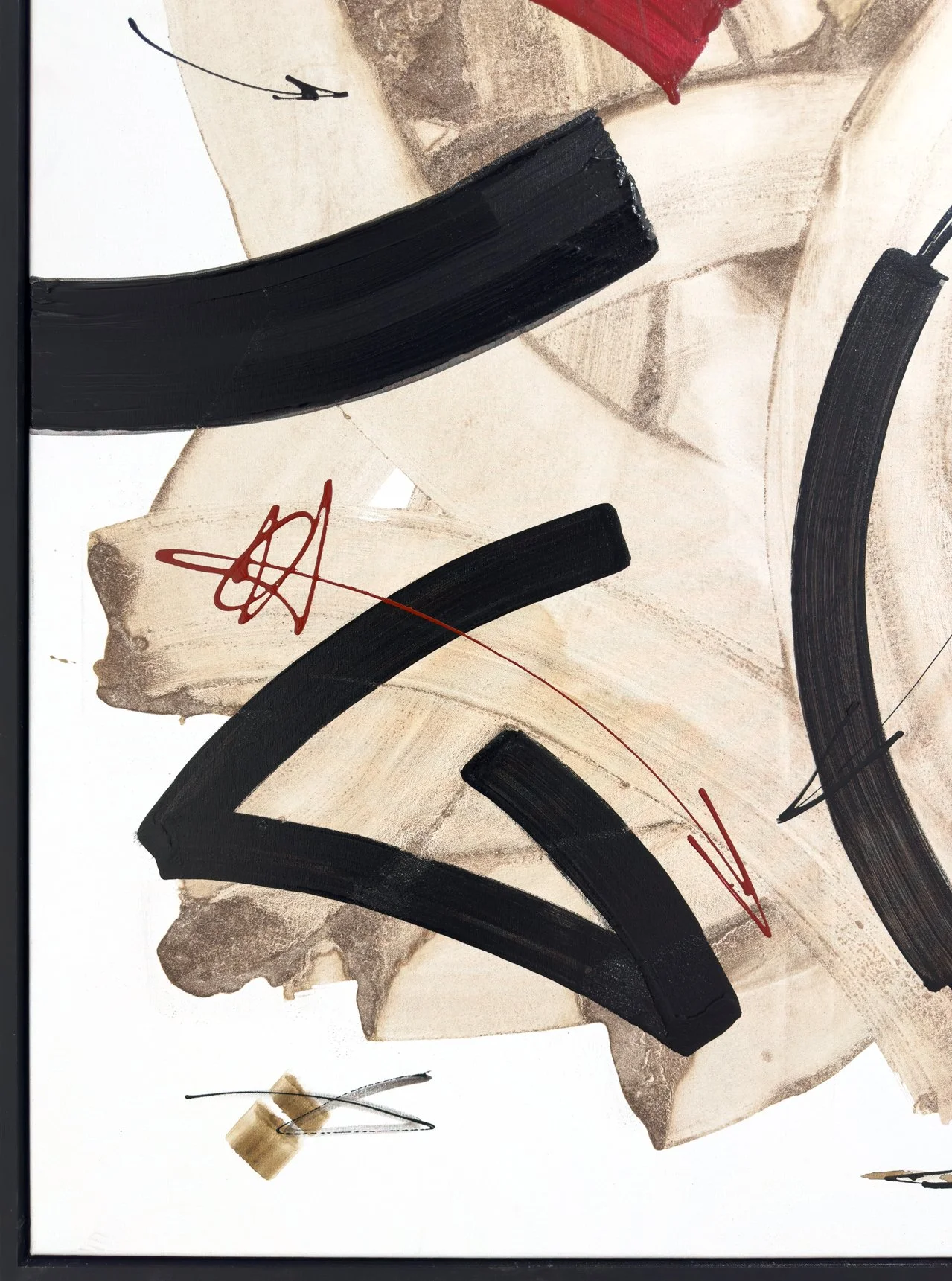 Close-up of Jordi Artigas’s painting, revealing coffee-made strokes and directional marks that draw the composition toward the center, emphasizing process and balance.