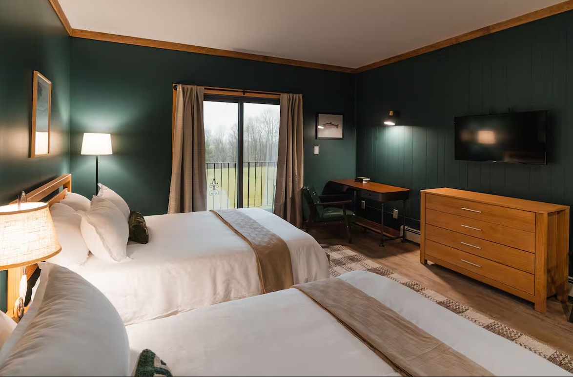 ROSCOE BEDROOM.png