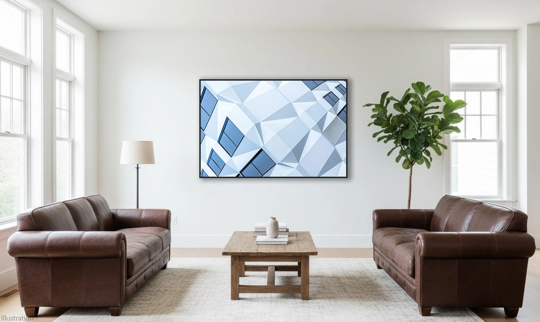 Ein Wohnzimmer mit zwei braunen Ledersofas, einem kleinen Holztisch mit Vasen, einen Stehlampe, eine große Zimmerpflanze und ein Wandbild mit geometrischem Muster in Blautönen.