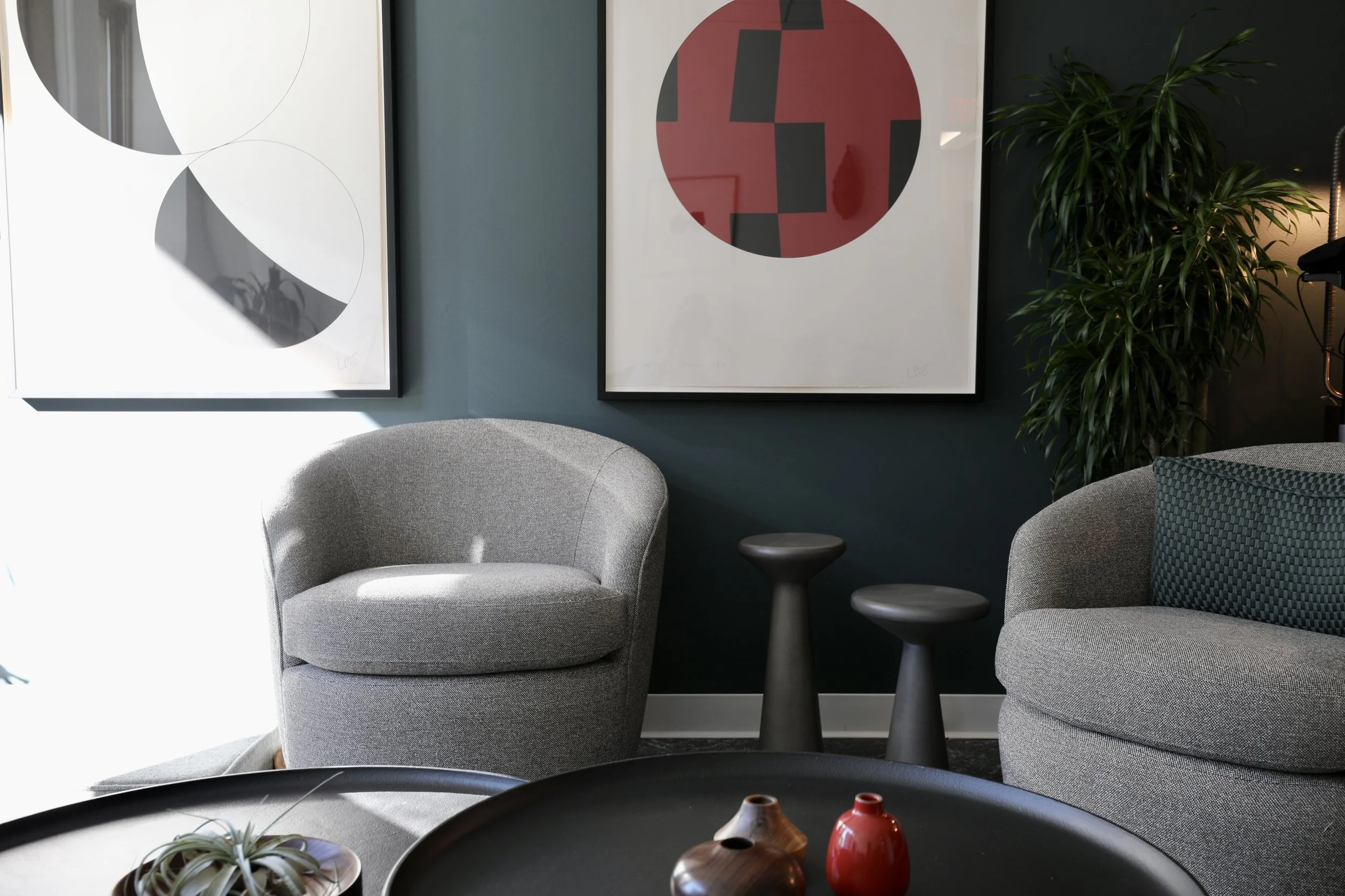 Webster Clinic psychiatry office with sunshine and modern art and comfortable swivel chairs