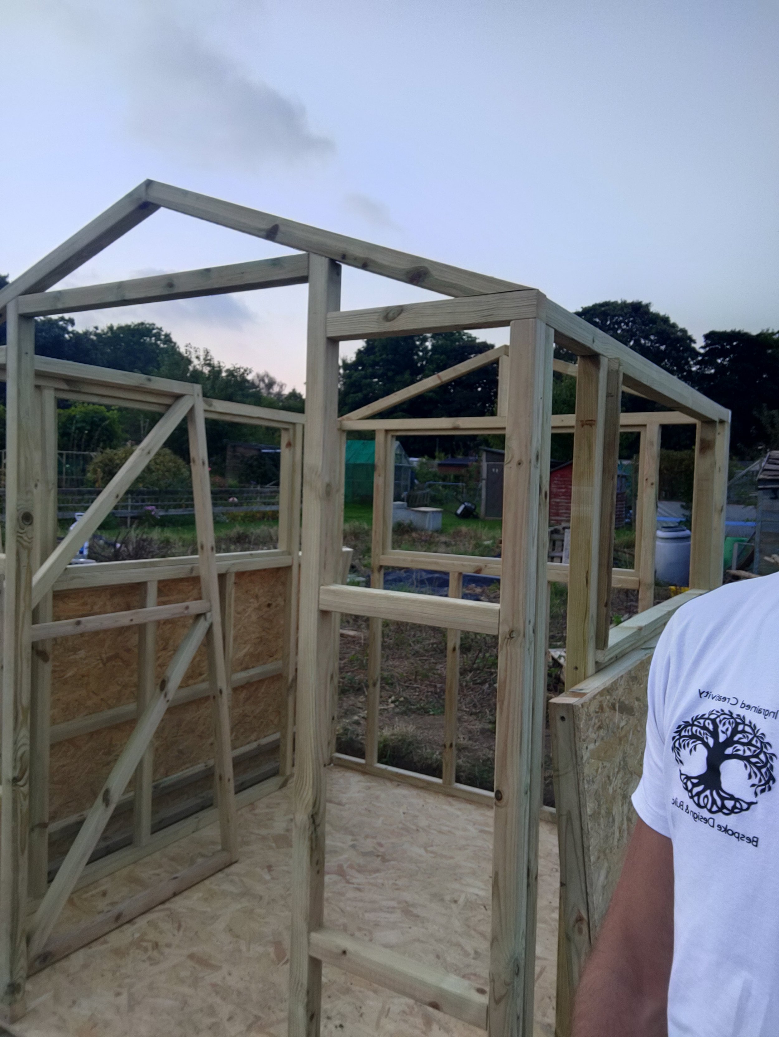Allotment Living
Peaceful Gardens Caterham and the allotment shed project for a long time client in Purley / Wallington.