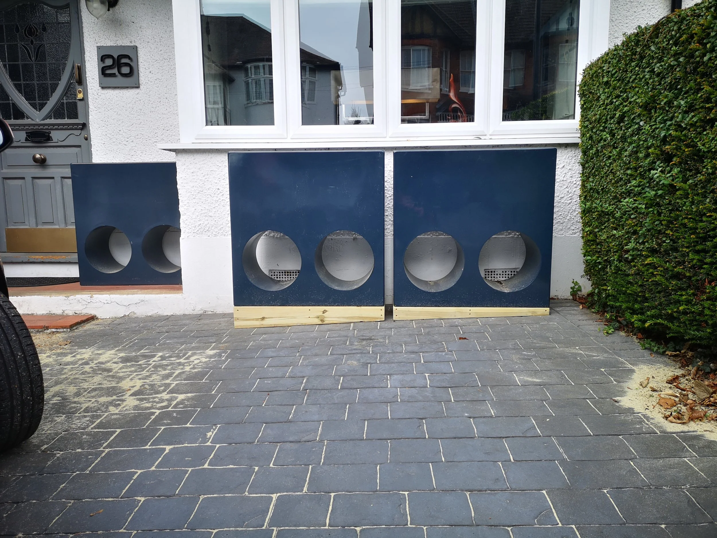 Planter set Peaceful Gardens Caterham and a front garden planter set in Sanderstead.