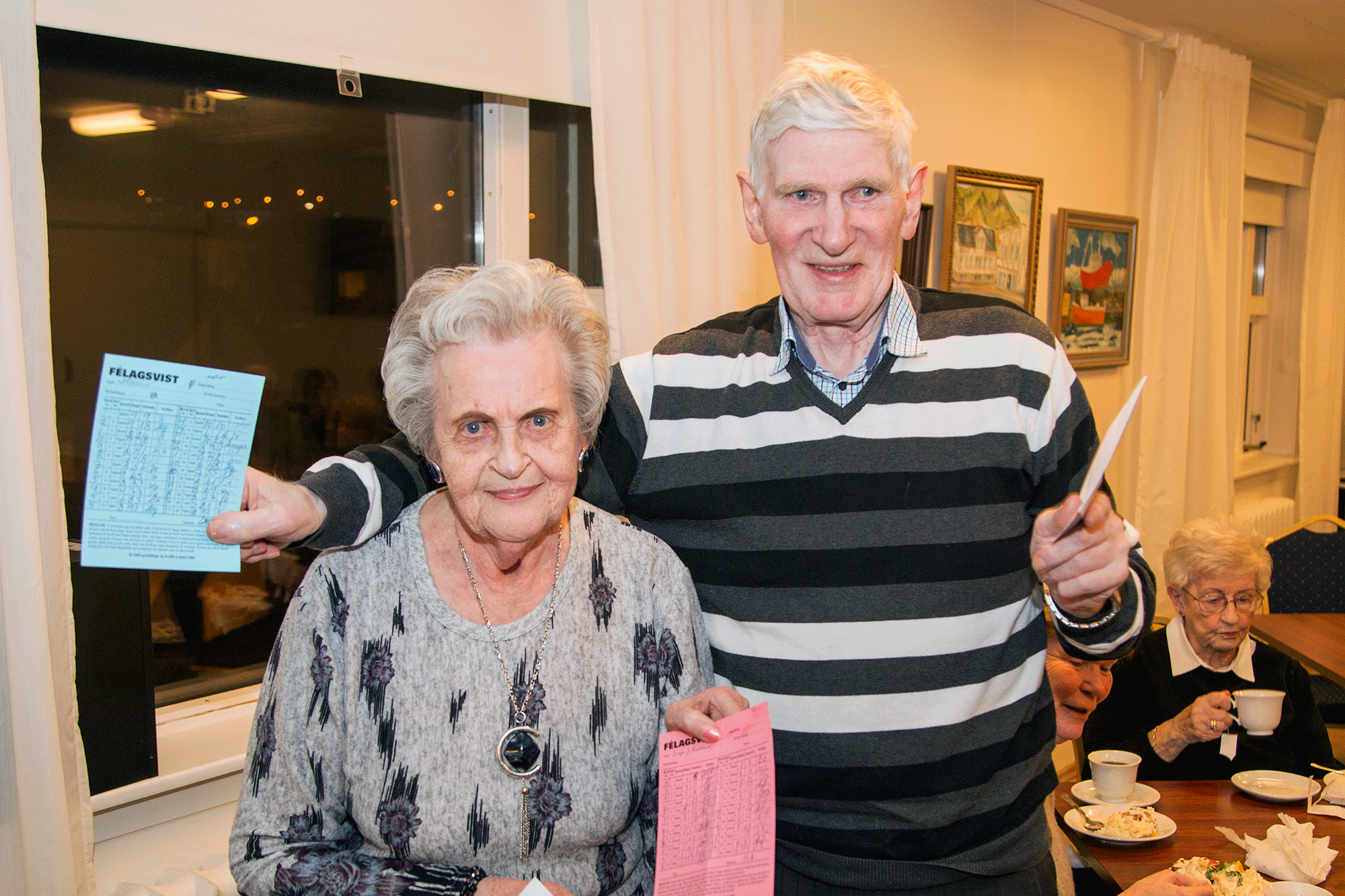 Blómlegt mannlíf með spili og pútti í Vinaminni