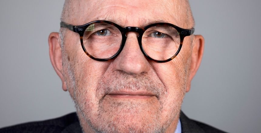 Saga tekjutengingar ellilífeyris almannatrygginga frá 1946