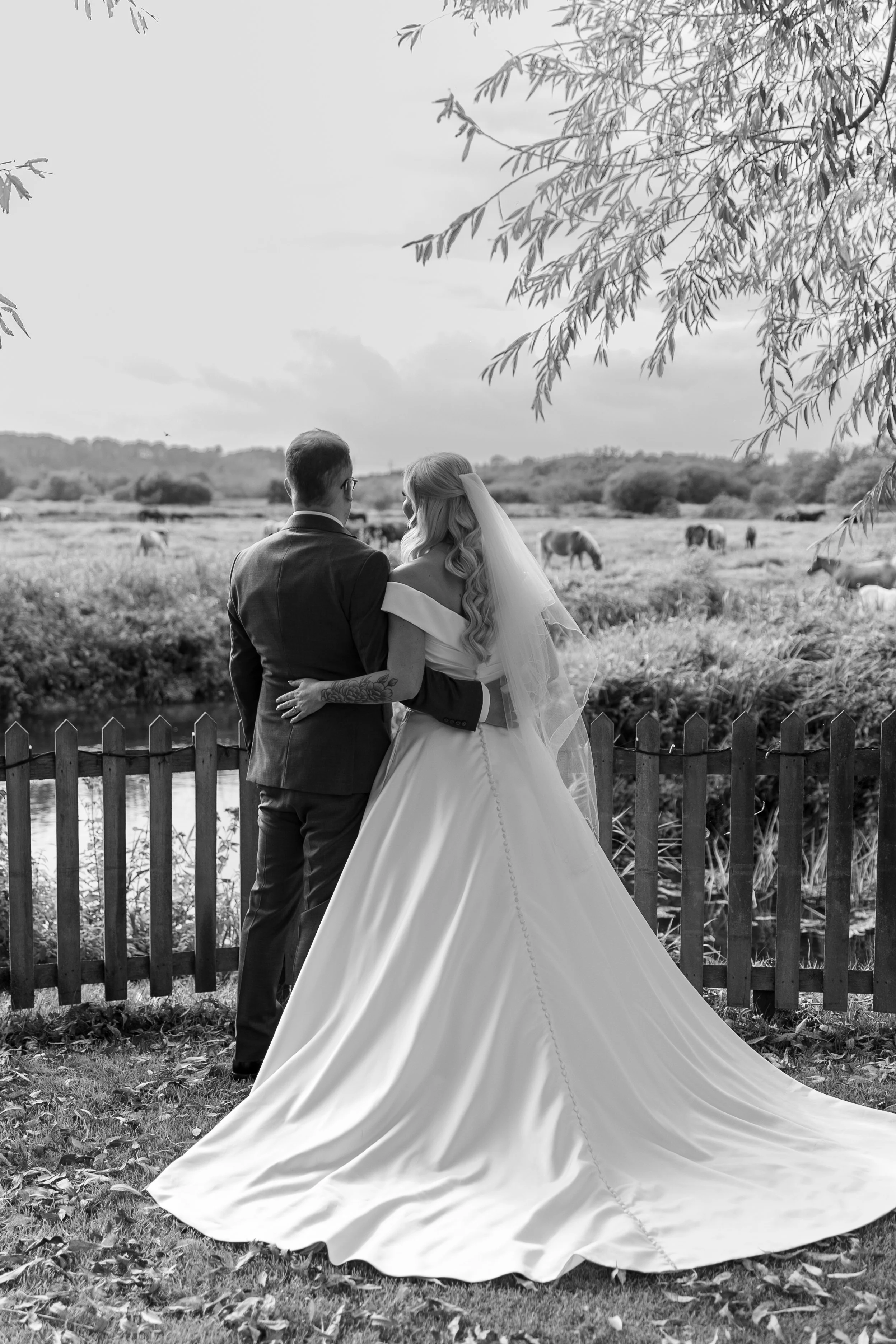 Mr and Mrs Ford Sneak Peaks-16.jpg