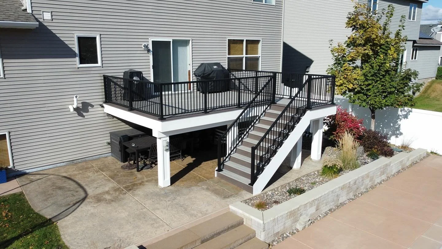 Last week&rsquo;s project! We got to add a beautiful deck to this clients awesome backyard! It&rsquo;s never too late in the season to get on the schedule for a new deck! 

#wolfserenitydecking #staraluminumrailing