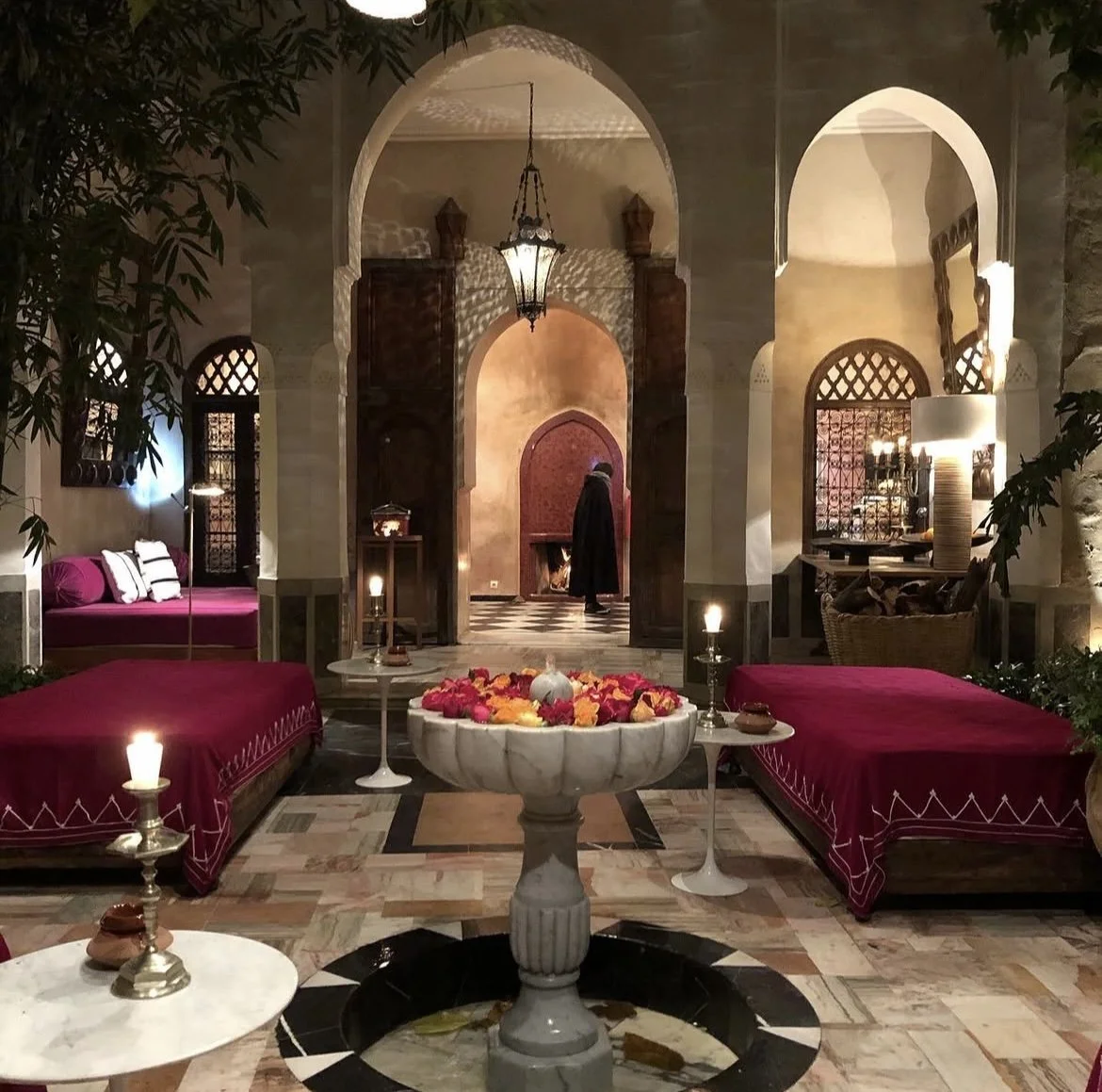 Turtle_Courtyard_Candlelight.jpg