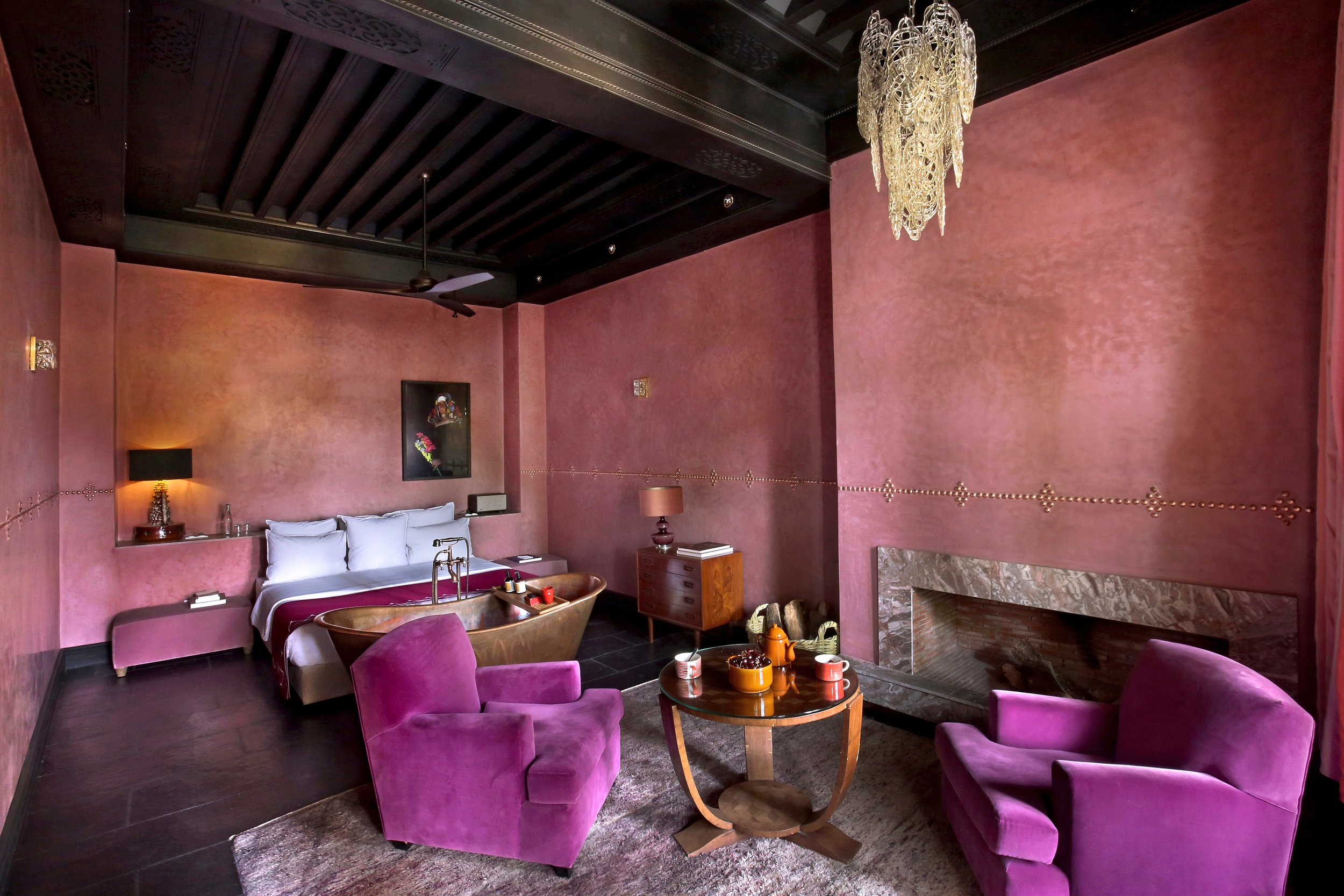 Copy of Unknown - Room 25.JPG