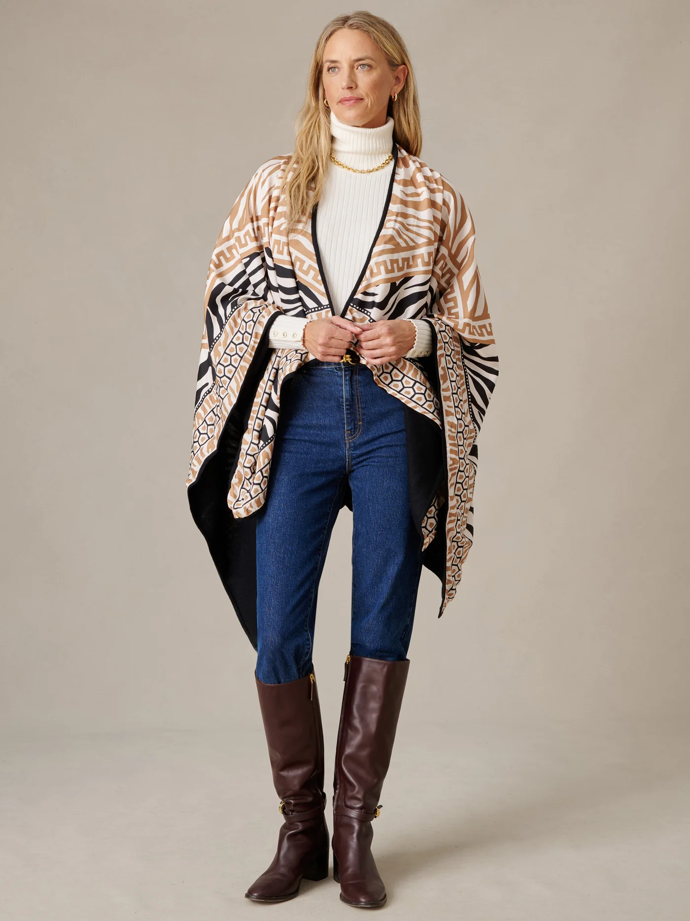 best gift for travelers_cashmere wrap_Collier Travel Collective.png