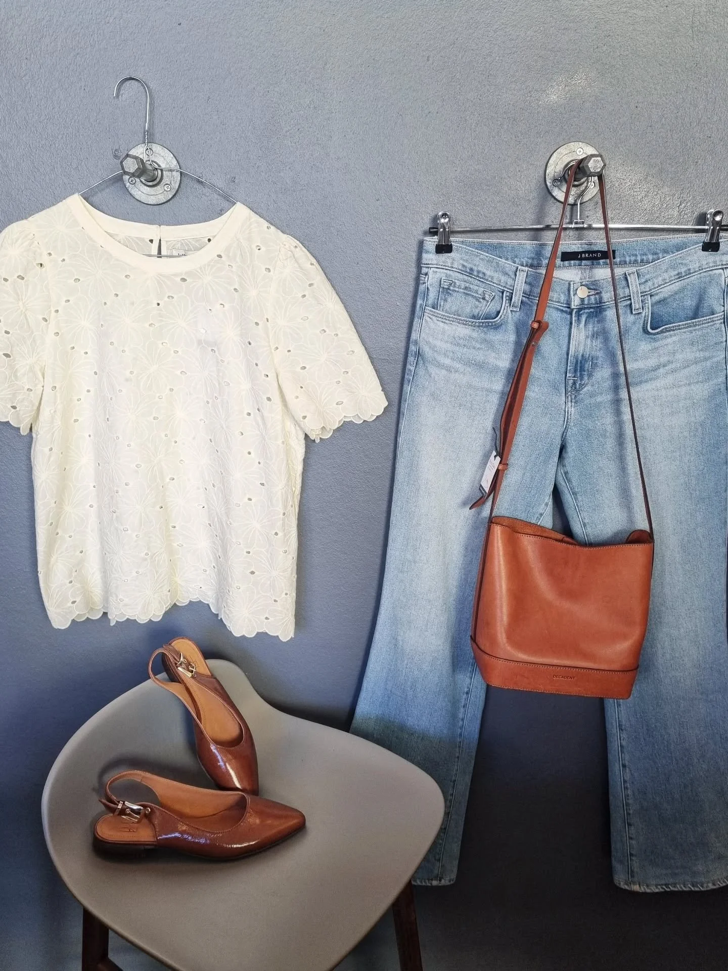 Lolly's Laundry bluse, 100% bomuld, str. XL (passer L), J Brand jeans, str. 30, til 800 kr., Decadent taske til 1200 kr., Billi Bi sko, str. 36, til 550 kr.