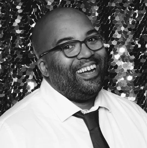 Professional Headshot of Eric Simons