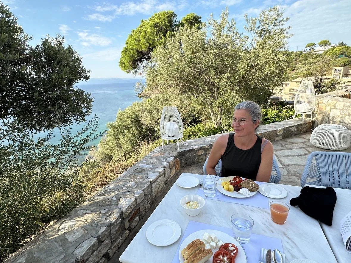 camilla-silver-skiathos-frukost.jpeg