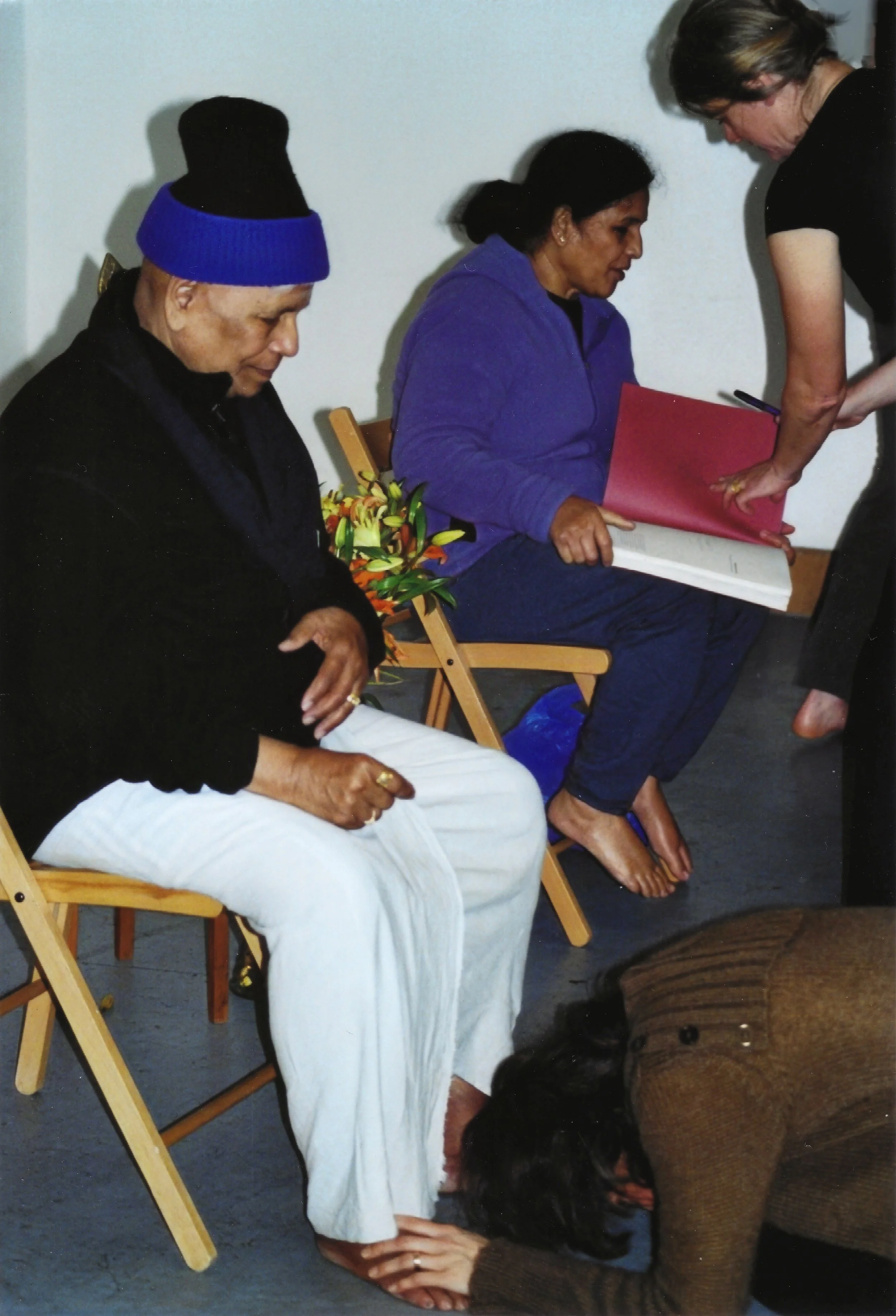 Camilla & Guruji 2006.jpg