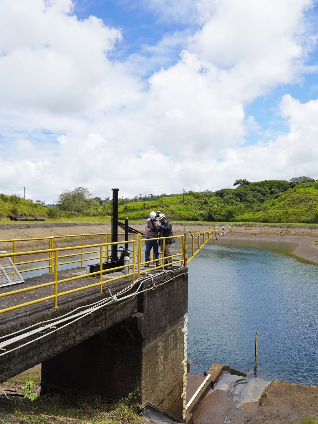 Fotos de uno de nuestros &uacute;ltimos escaneos para infraestructura de embalse para proyecto hidroel&eacute;ctrico. 
.
.
.
#FermatCR #ingenieria #ingenieríatopográfica #ingenieriacivil  #topografia