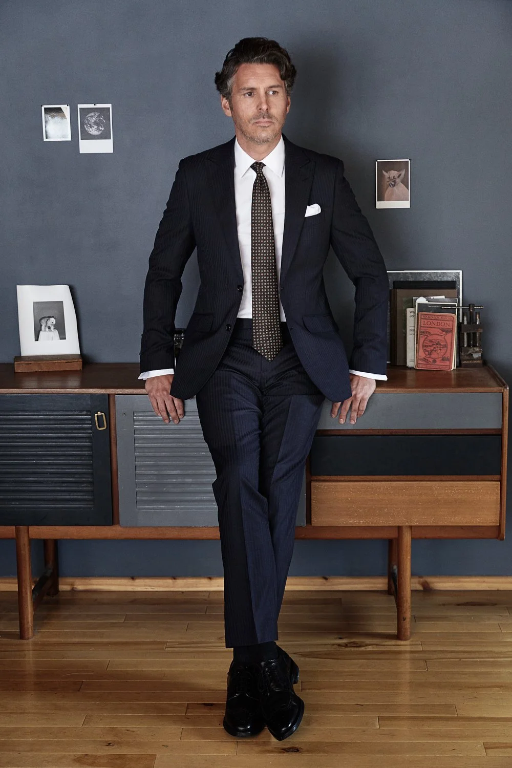 Shaun Gordon, men’s style consultant, assessing personal image and presence during a private visual identity audit.