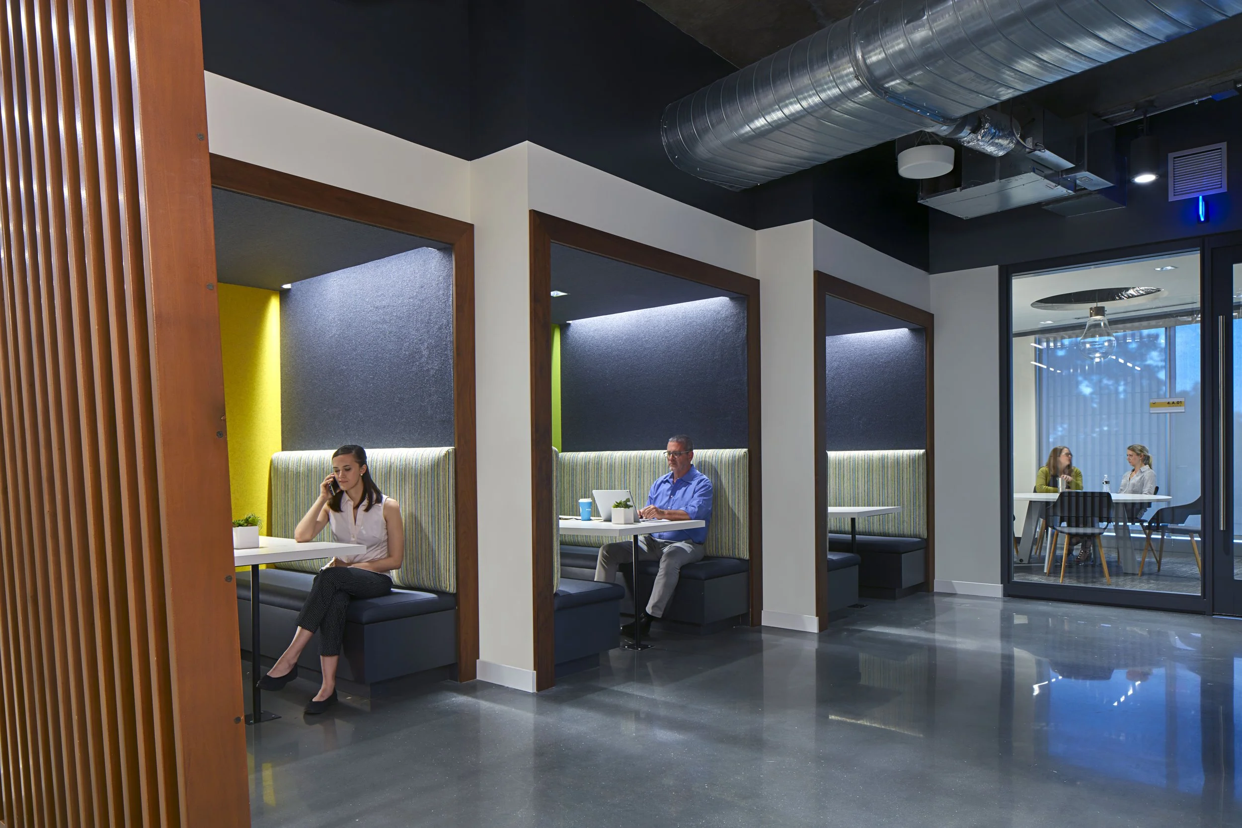 HD Supply_Collaboration_Break_Social Hub_Small.jpg