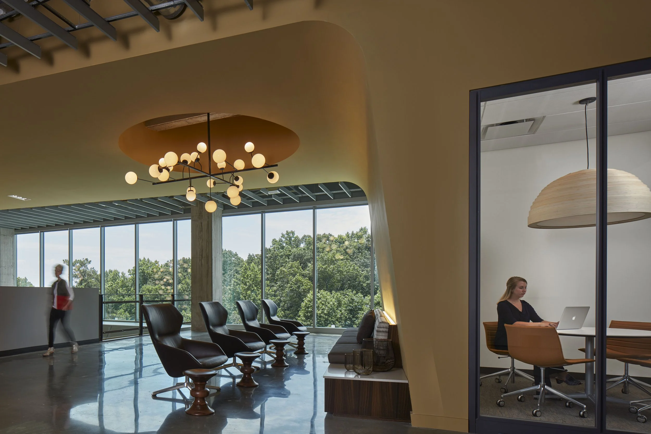 HD Supply_Huddle Room_Collaboration_Small.jpg