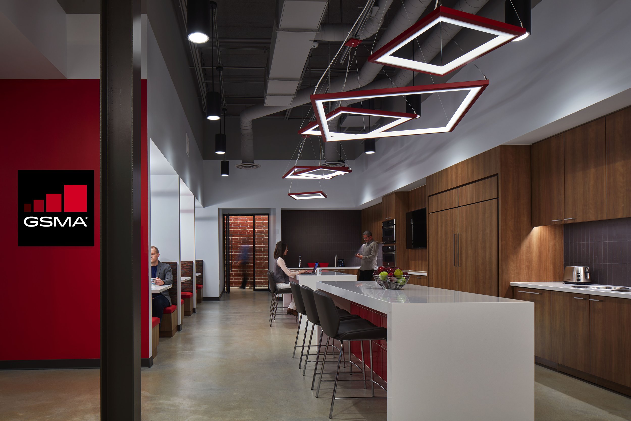 GSMA_Collaboration_Break_Social Hub_Dining.jpg