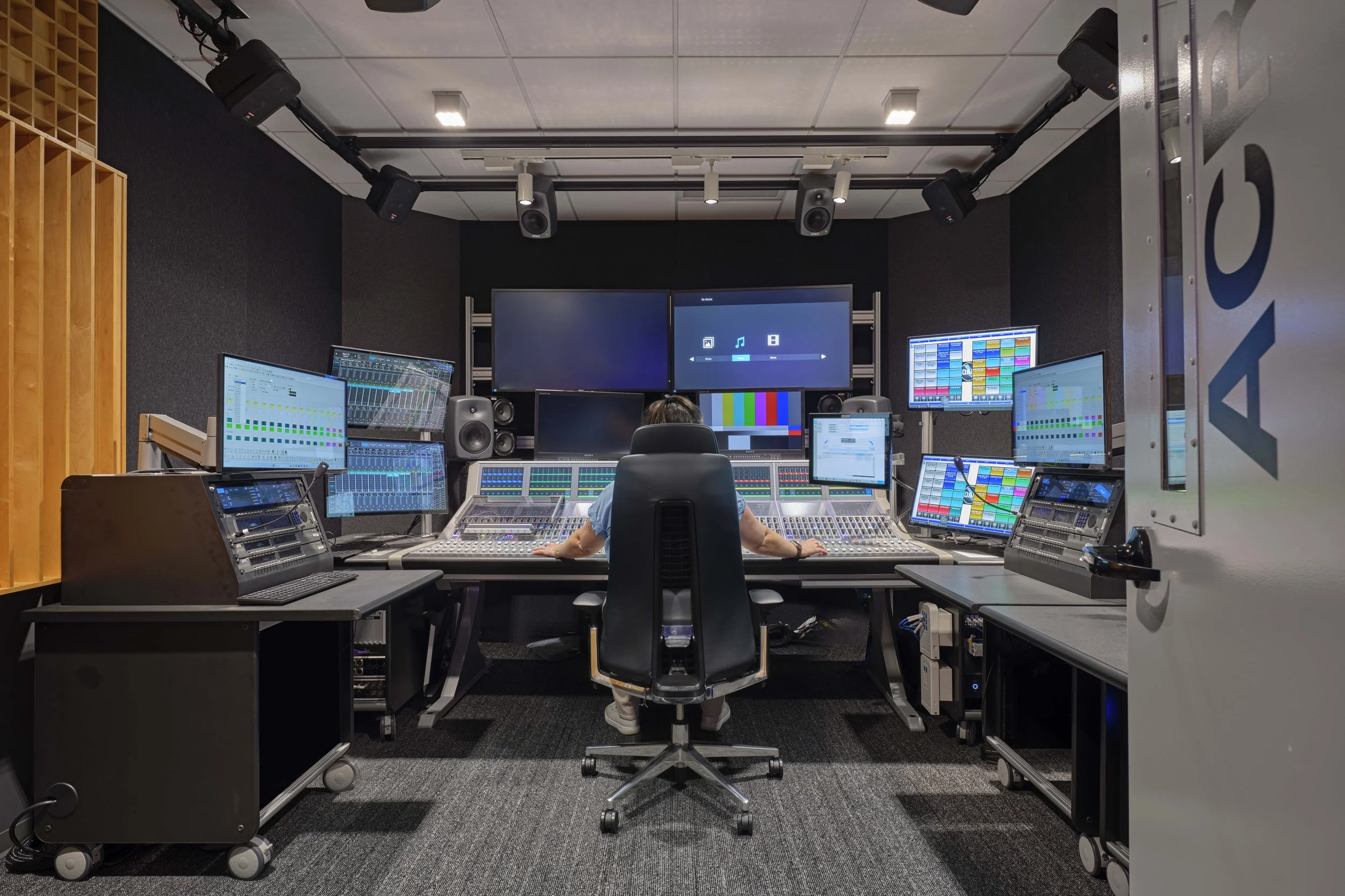 Warner Media - 012.jpg