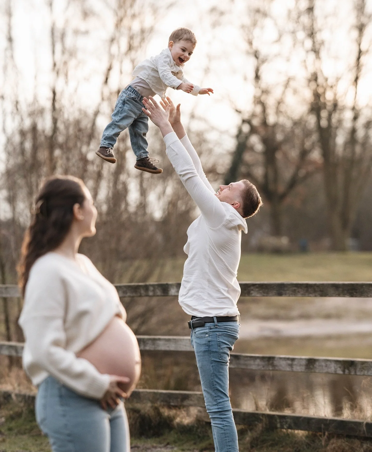 Gl&uuml;ck im Fokus 🤍
-

#Familiengl&uuml;ck #Schwangerschaftsfotografie #MomToBe #Familienmomente #LiebeimBauch #Babybauchshooting #Familienfotografie #Schwangerschaftsshooting #PregnancyPhotography #Fotografin #Hochzeitsfotografin #LichtundLiebe #