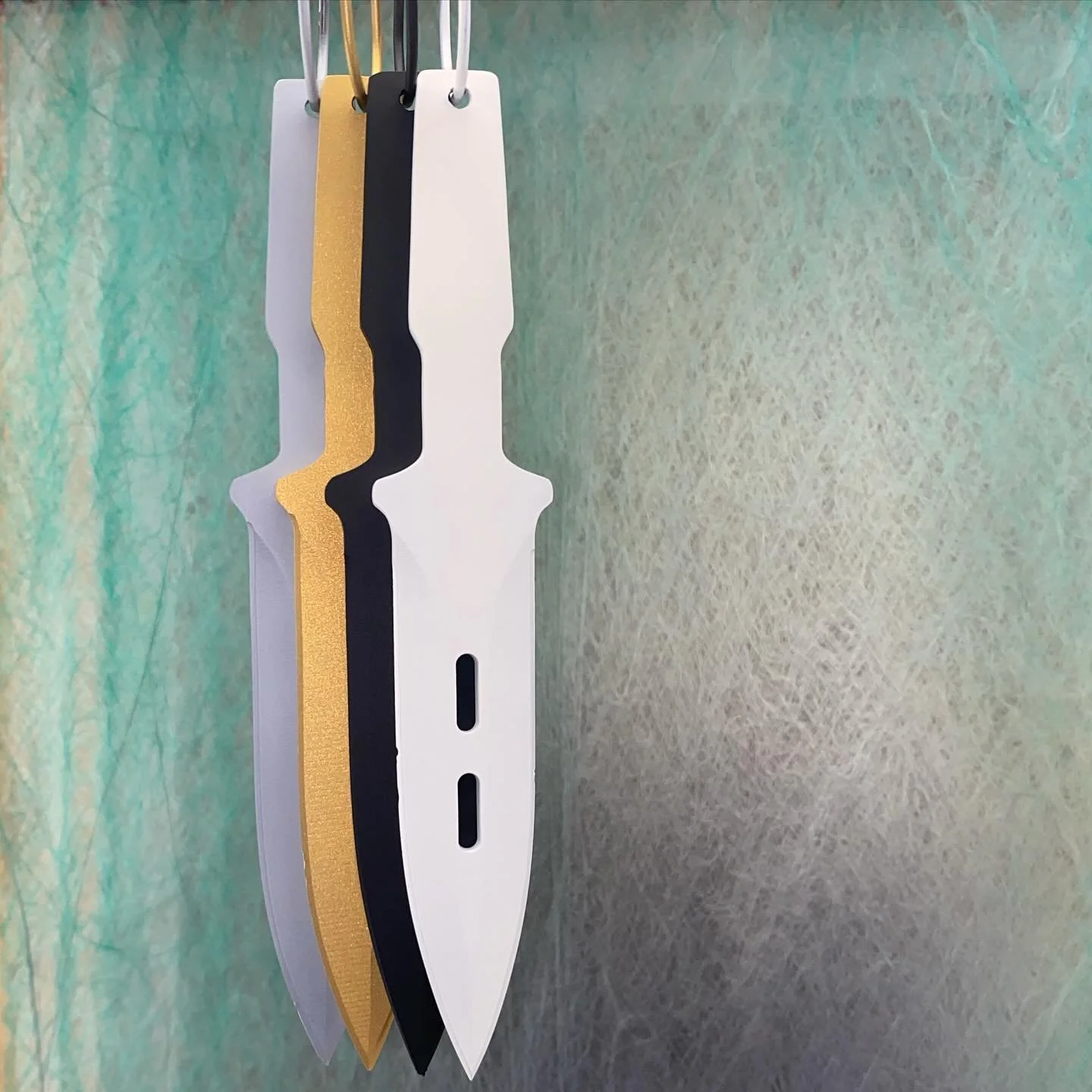 Throwing knives - blades under 10&rdquo; are just $40 ea. for single color!
#cerakote #ceramiccoating #smallbusiness #veteranowned #nicekote