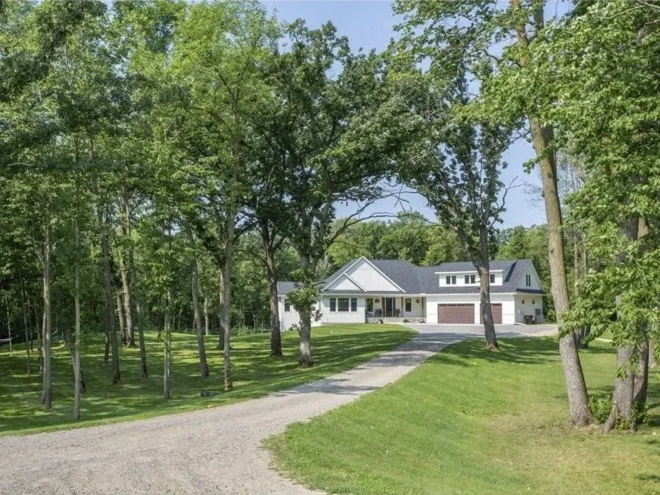 homeexterior1.jpg