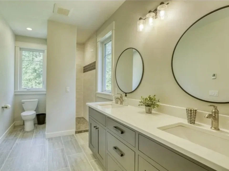 primarybath.jpg