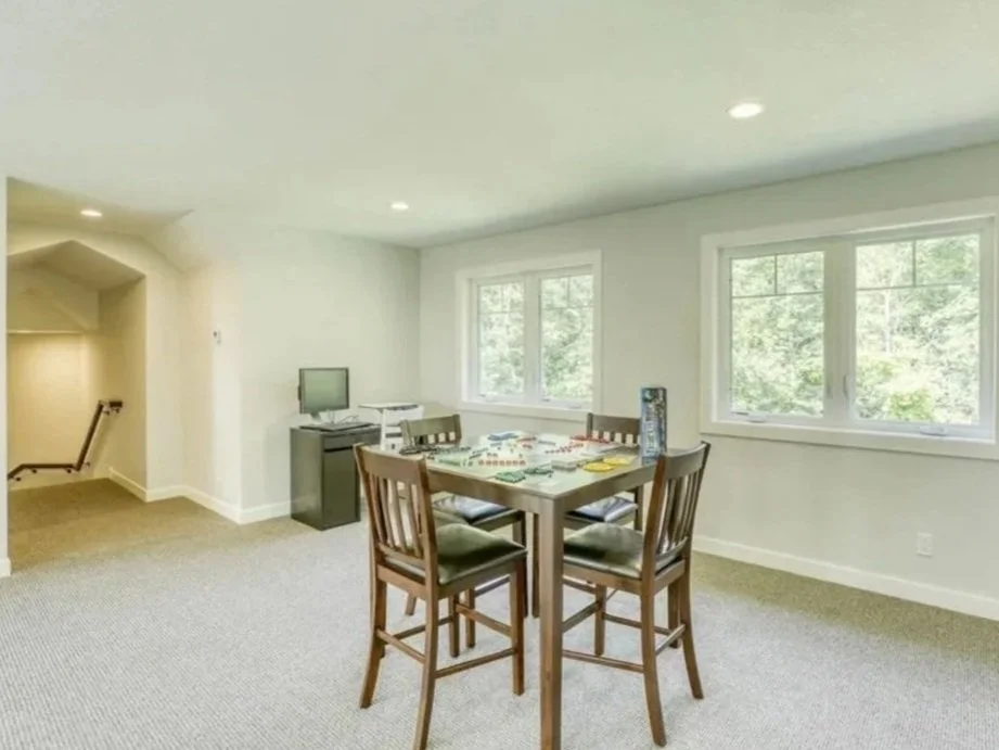 familyroom.jpg