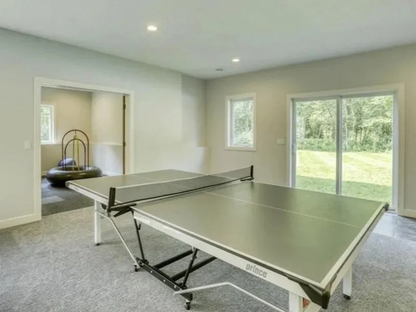 familyroom4.jpg