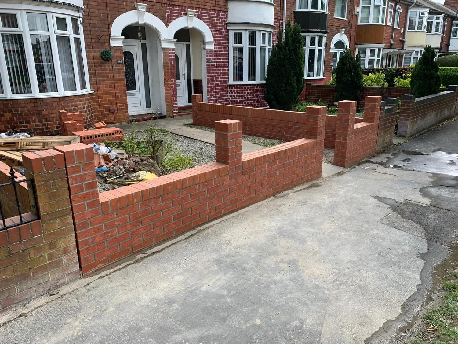 Why You Should Always Hire Professional Bricklayers for Your Hull Brickwork Needs