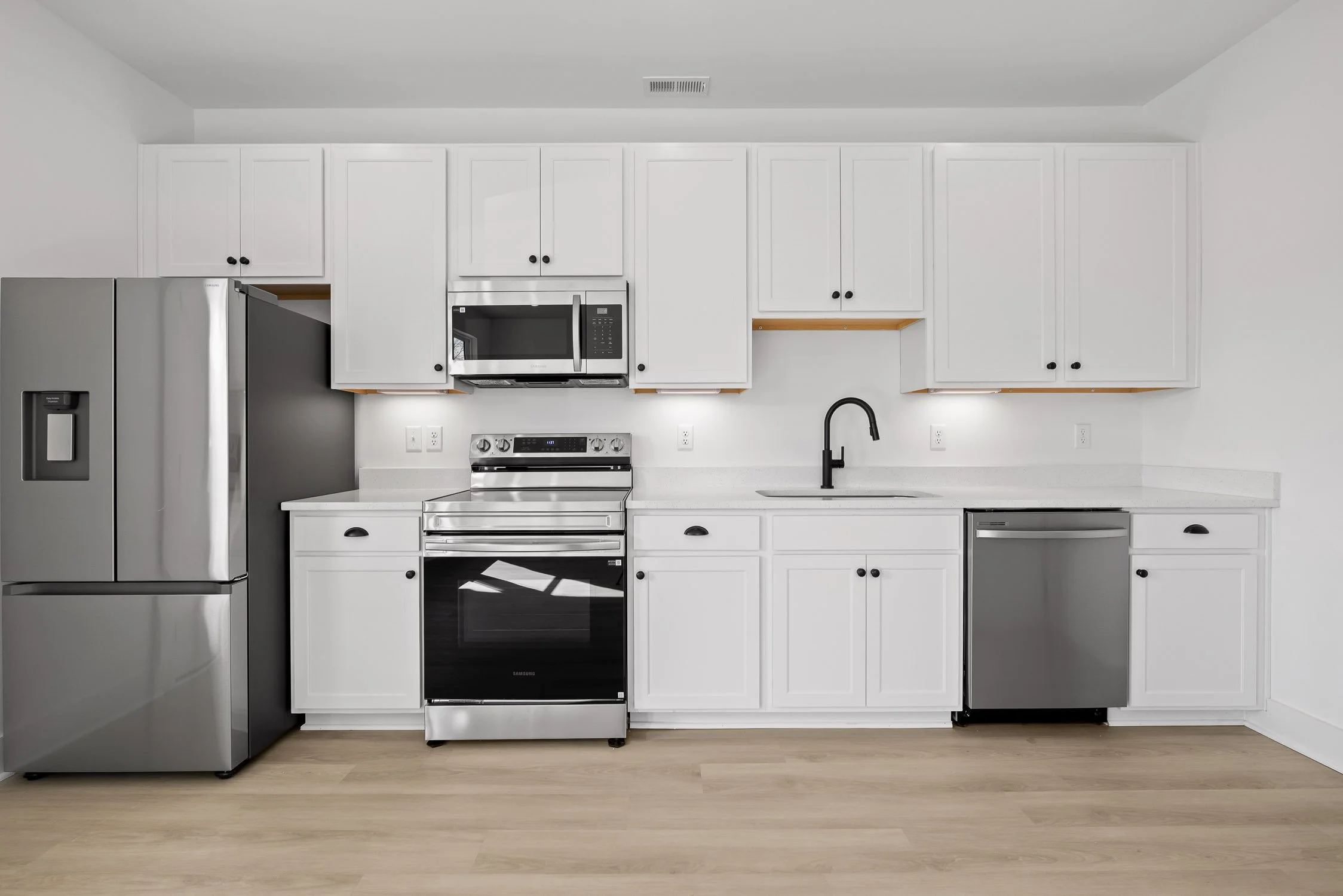 05-504 W 35th St-5 (1).jpg