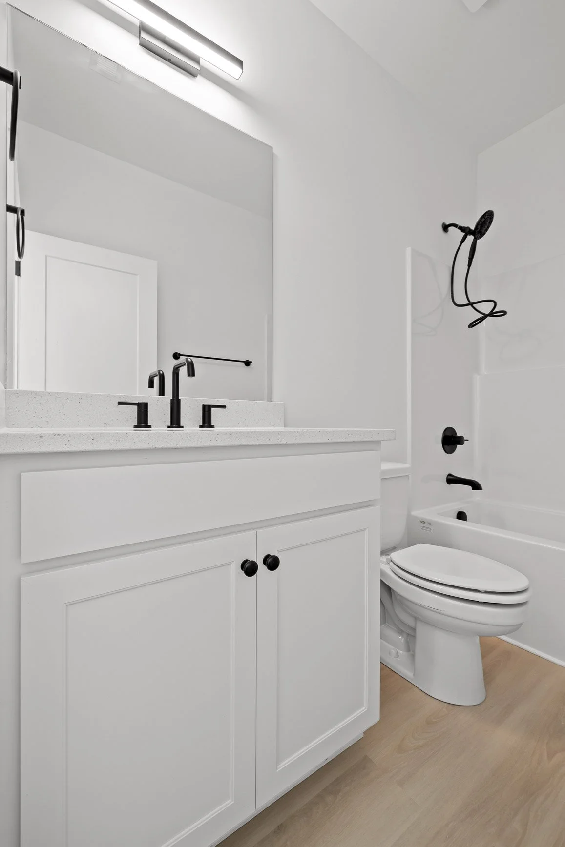 09-504 W 35th St-9 (2).jpg
