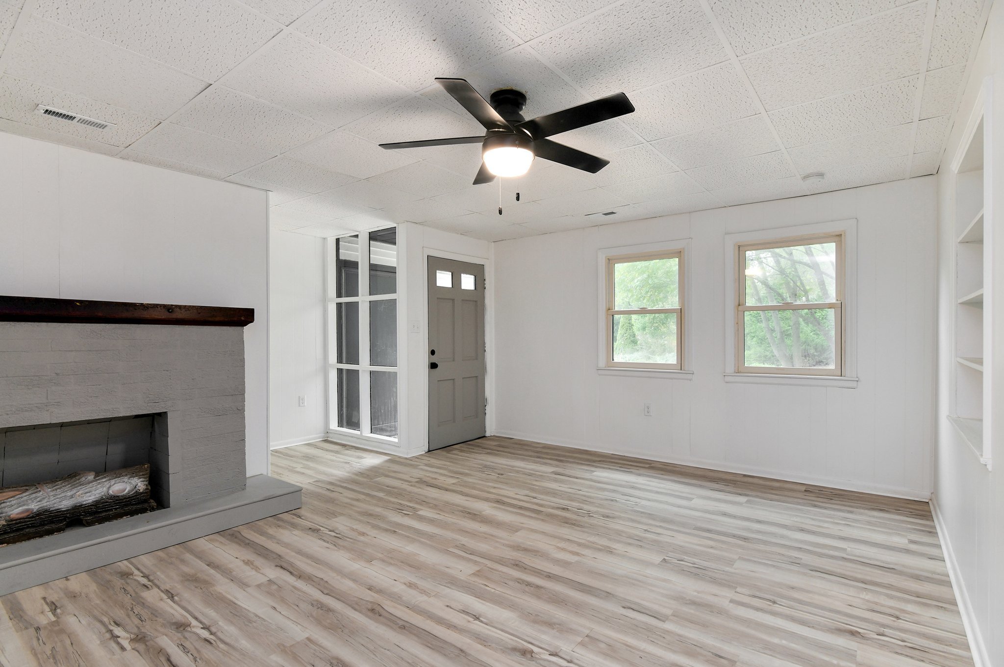 2502 E Cedar Ln-7.jpg