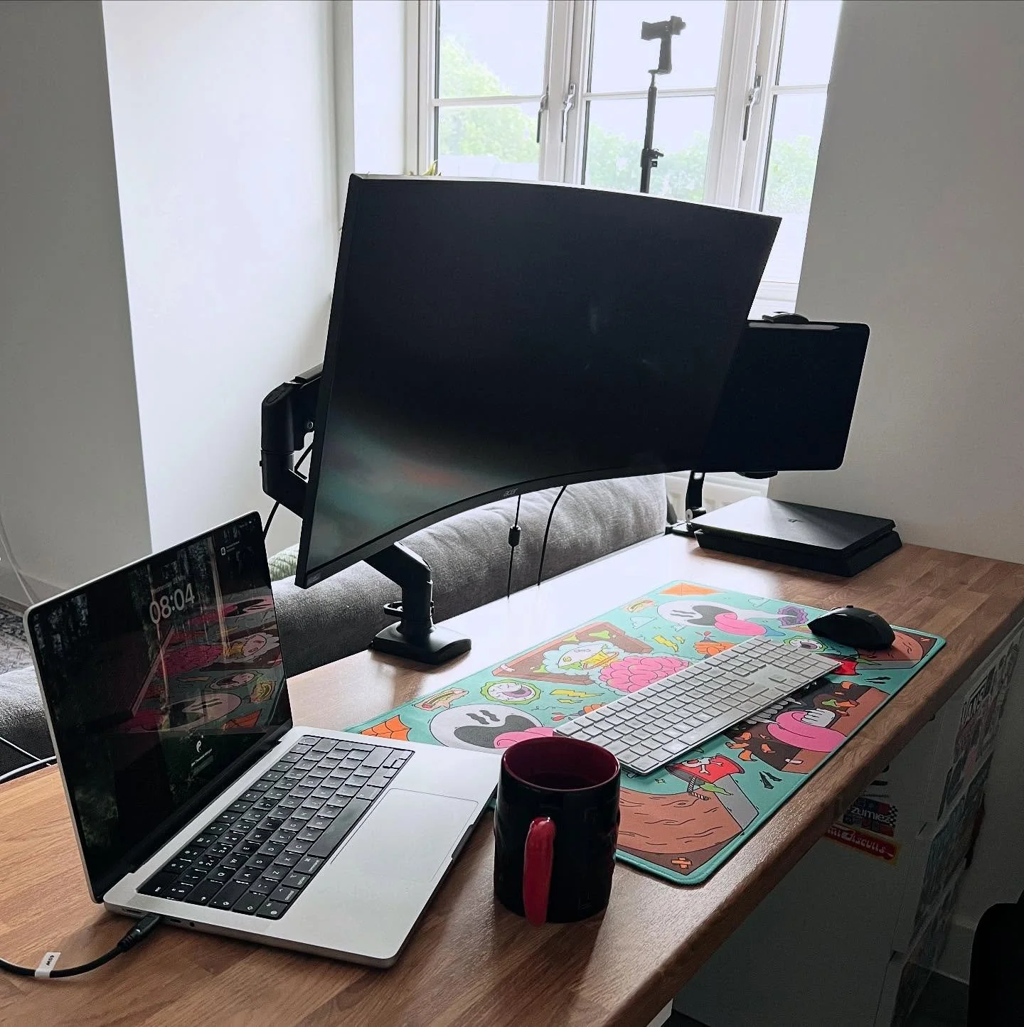 Love a desk refresh and clean before the day starts! 

#Desk #DeskSetup #Setup #Graphics #GraphicDesign #Design #HomeOffice #Illustration #Illustrator #Designer #Custom #CustomDeskMat #DeskMat #HumpDay