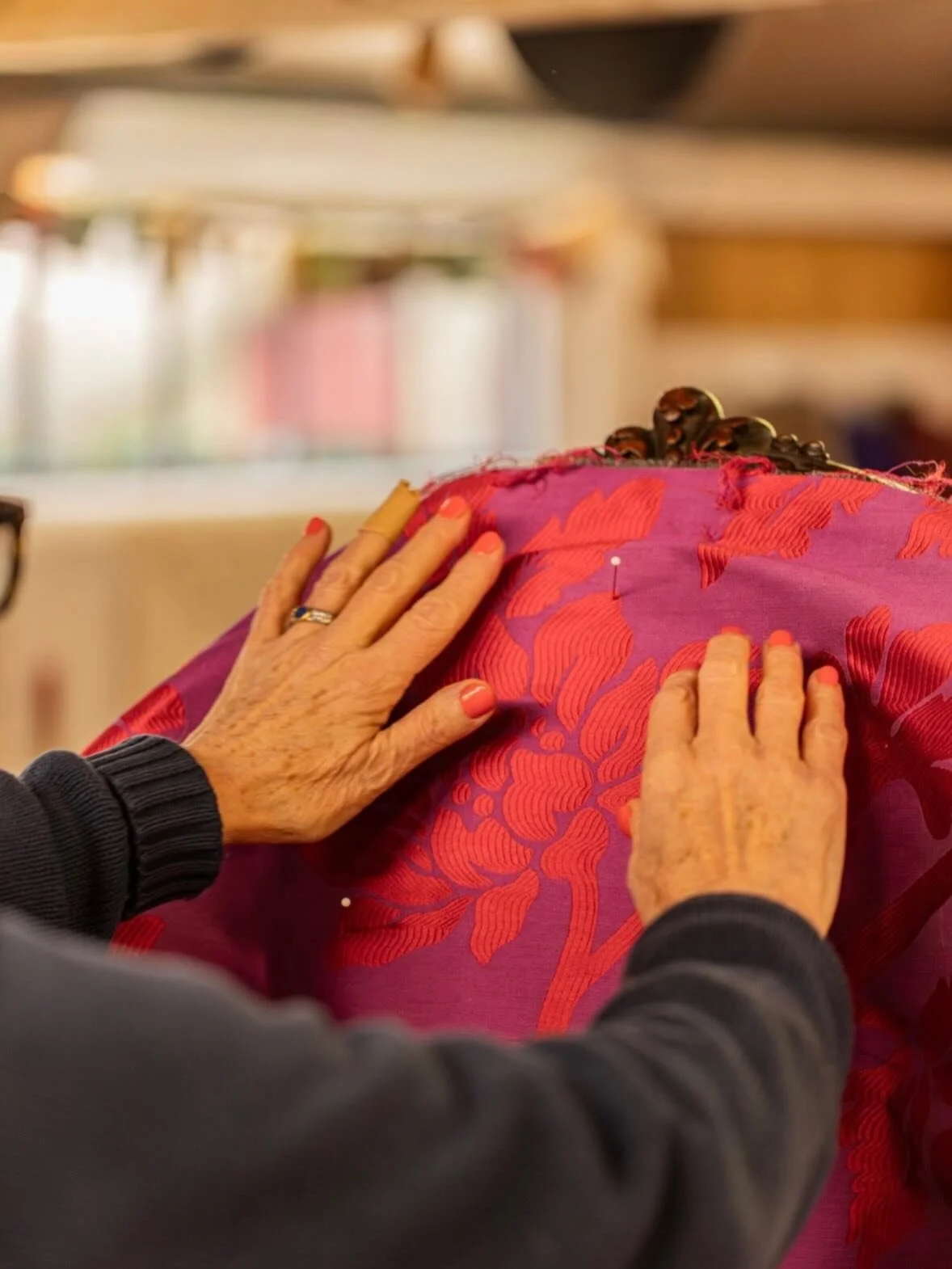 Thanks @bysophiephotography for the lovely pics 🥰

CPD @ https://www.upholstery-classes.co.uk with

@garethrees75 @the_upholsterersdaughter @zoeknightinteriors @upholsterers_apprentice @richardson_and_paige_ @emmalineupholstery @ivyupholstery @the_u