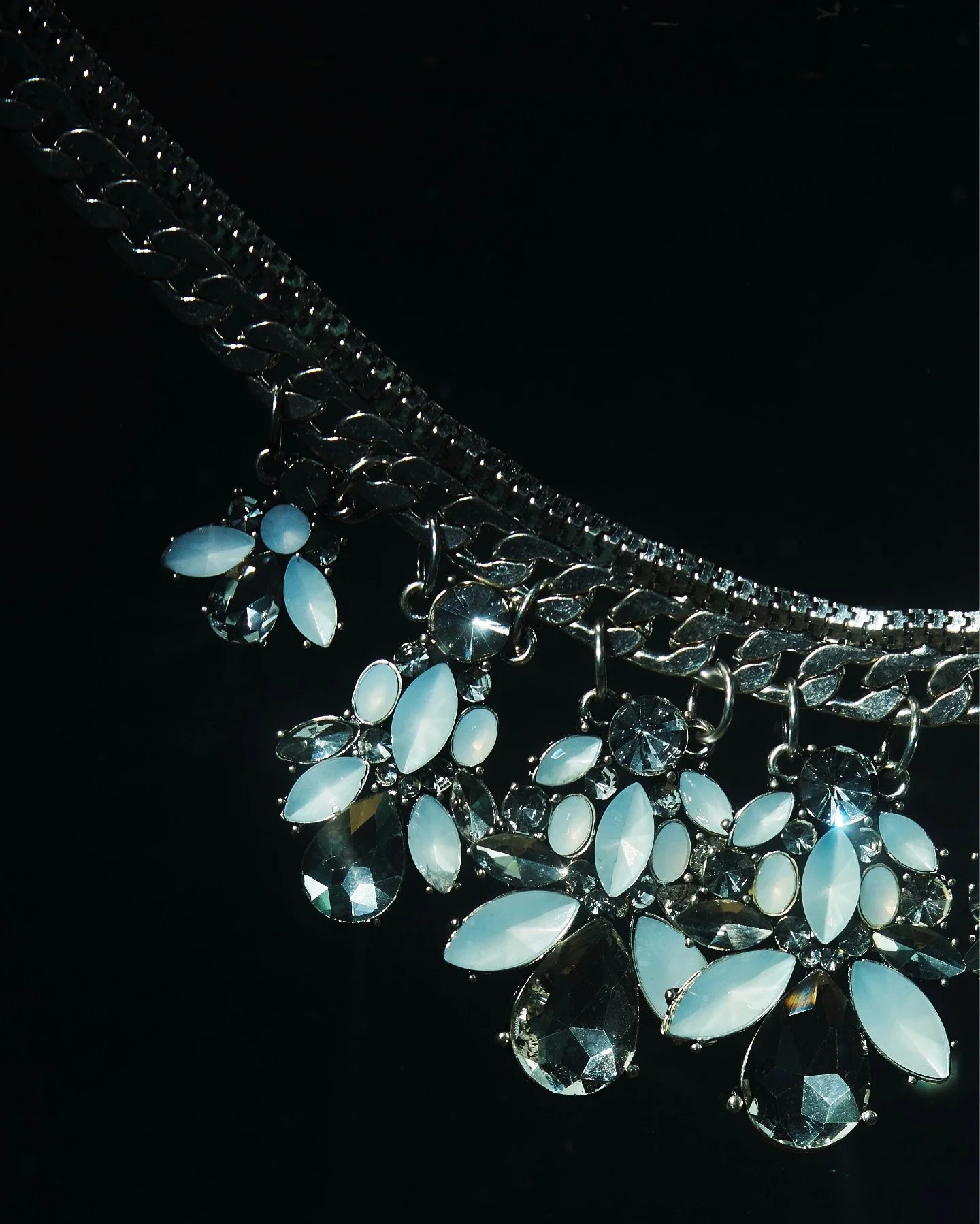 Deep Sea Glow 

Studio: @algonquinphoto 
#ottawaphotographer #photography #portraitphotography #studentphotographer #shootandshare #algonquincollege #photo #ontariophotography #canon #photoshop #share #explore #photooftheday #captureone #underwaterph